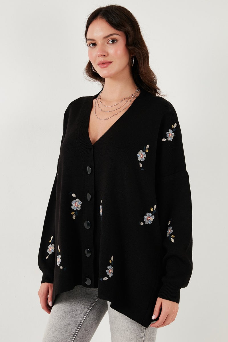Floral Embroidered Oversize Fit V Neck Buttoned Cardigan Women's Cardigan 4616191