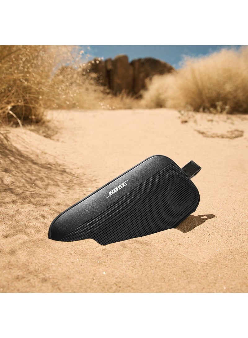 SoundLink Flex Portable Bluetooth Speaker (2nd Gen), Portable Outdoor Speaker with Hi-Fi Audio, Up to 12 Hours Battery Life, Waterproof and Dustproof Black
