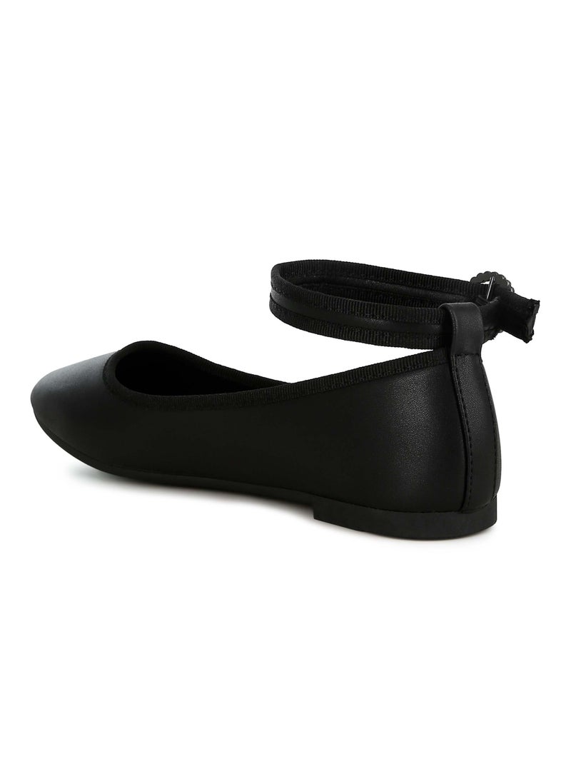 Ankle Strap Detail Ballet Flats in Black