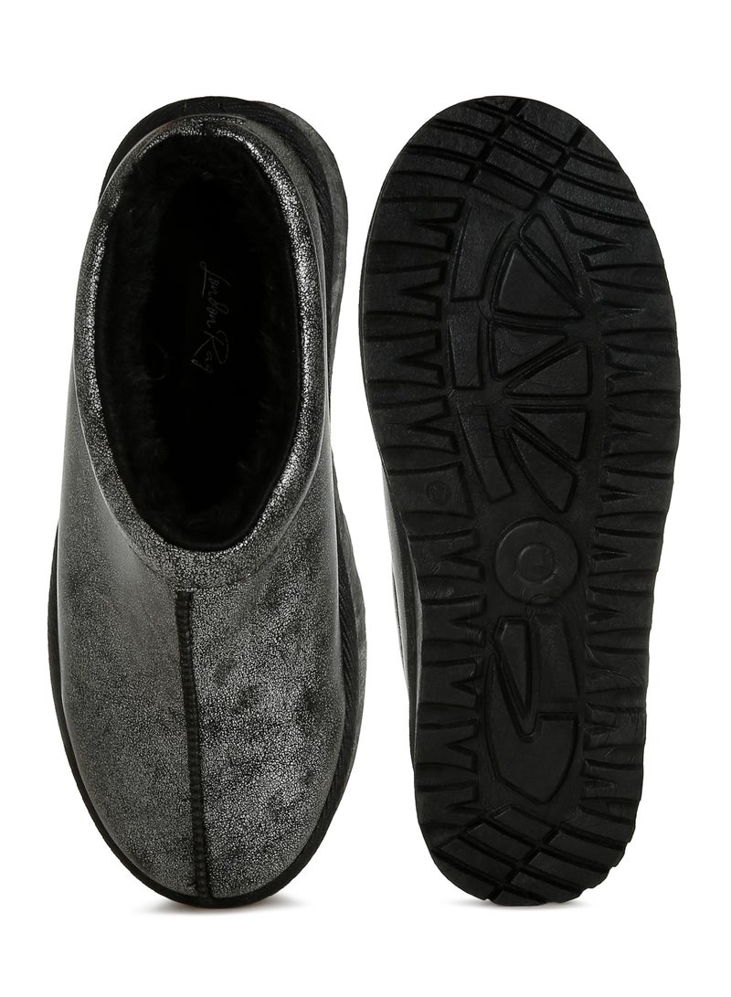 Metallic Faux Leather Platform Classic Slip-On in Black