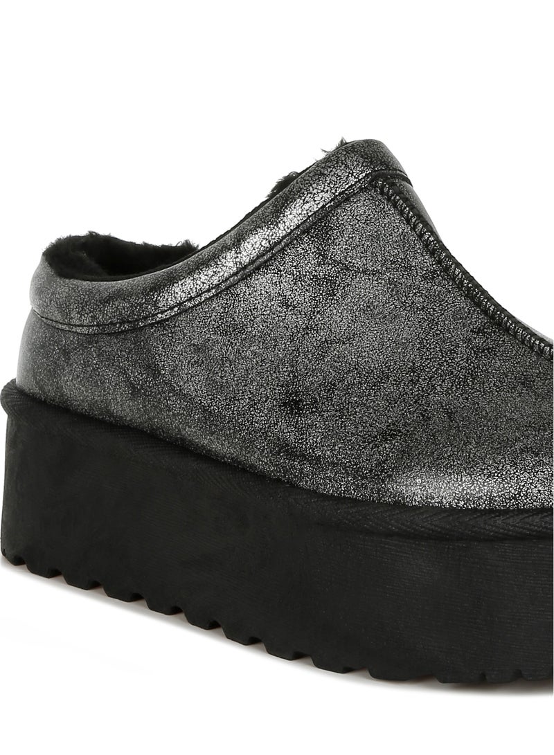 Metallic Faux Leather Platform Classic Slip-On in Black