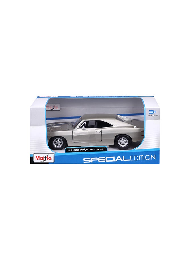 1:24 Se (A) - 1969 Dodge Charger R/T Silver Officially Licensed Scaled Replicas of Collectible Diecast Metal Models with Exquisite Interior & Exterior Detailing for All Ages