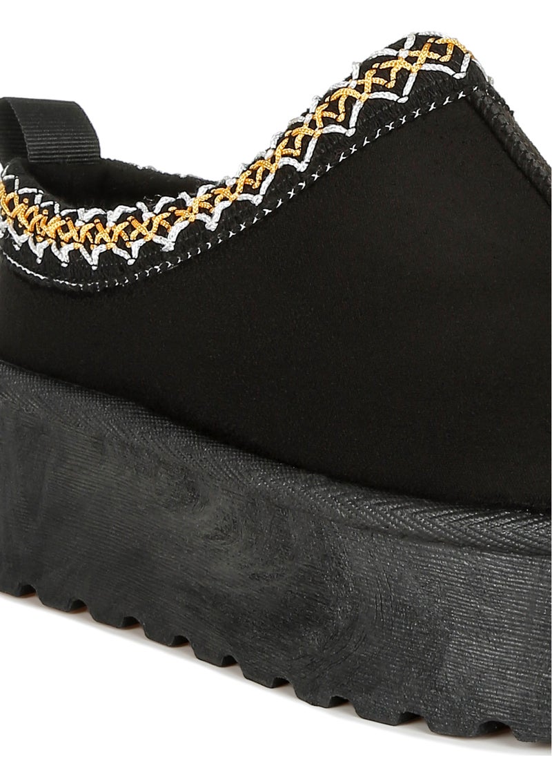 Embroidered Platform Classic Slip-On in Black