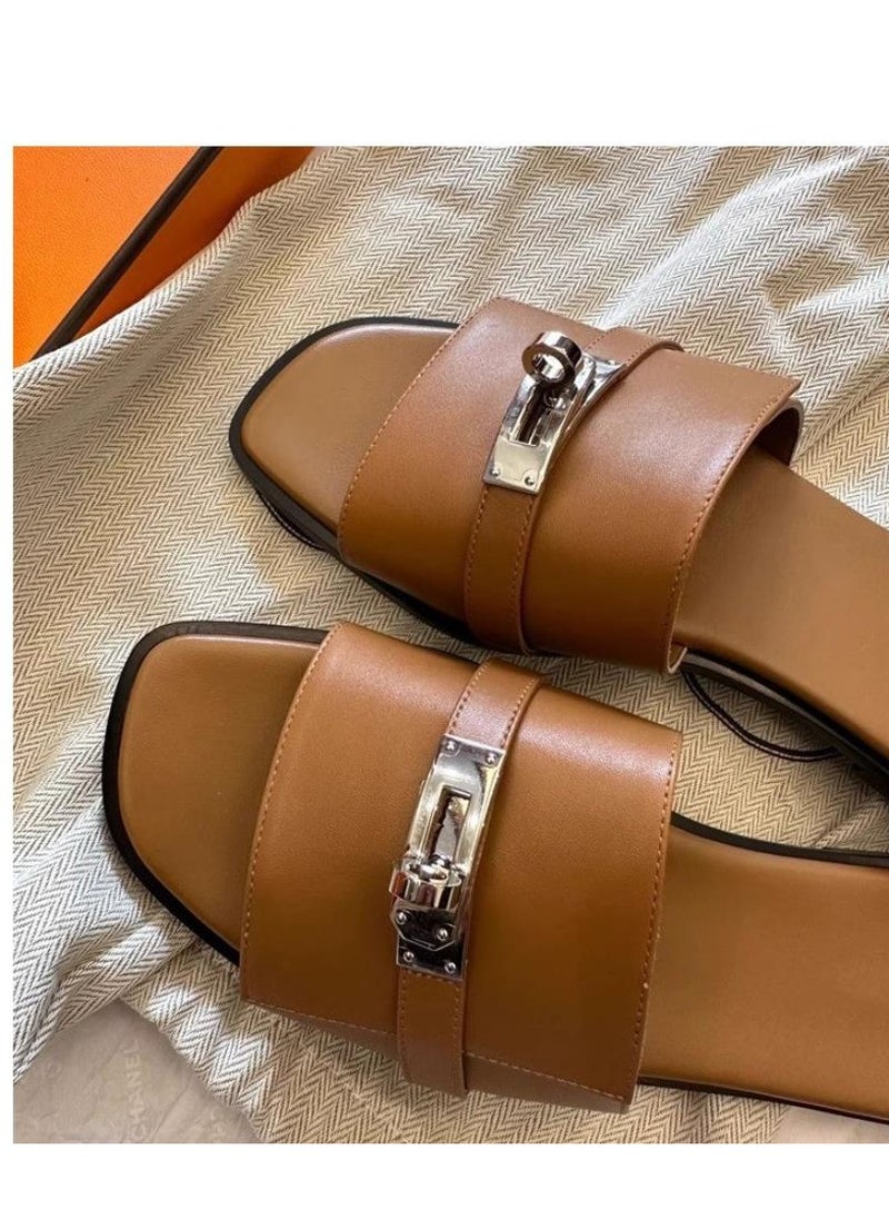 Open Roed Buckle Flat Bottomed Fashionable Sandals For Wearing Outside