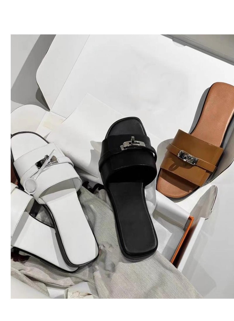 Open Roed Buckle Flat Bottomed Fashionable Sandals For Wearing Outside