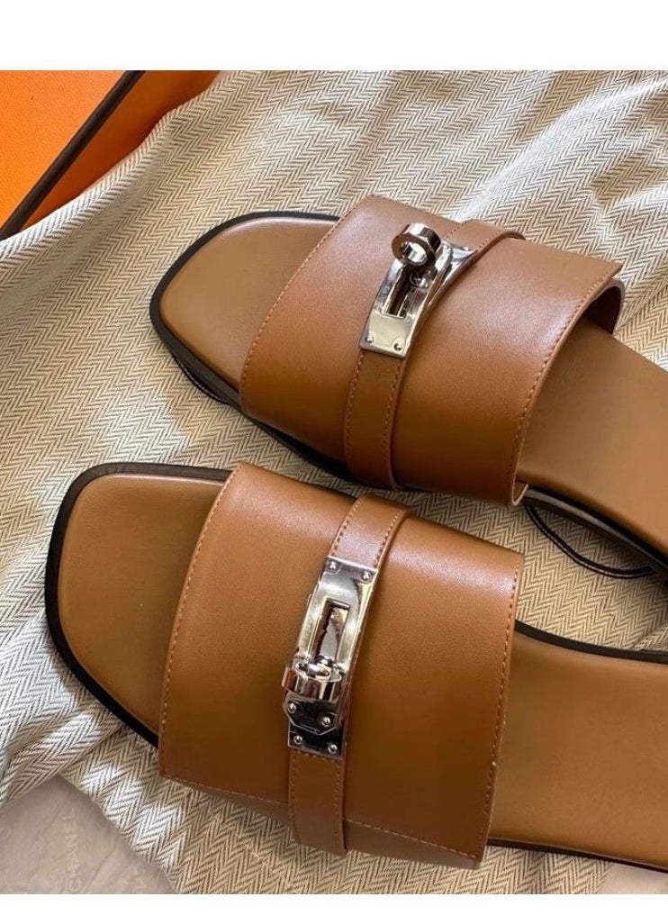 Open Roed Buckle Flat Bottomed Fashionable Sandals For Wearing Outside