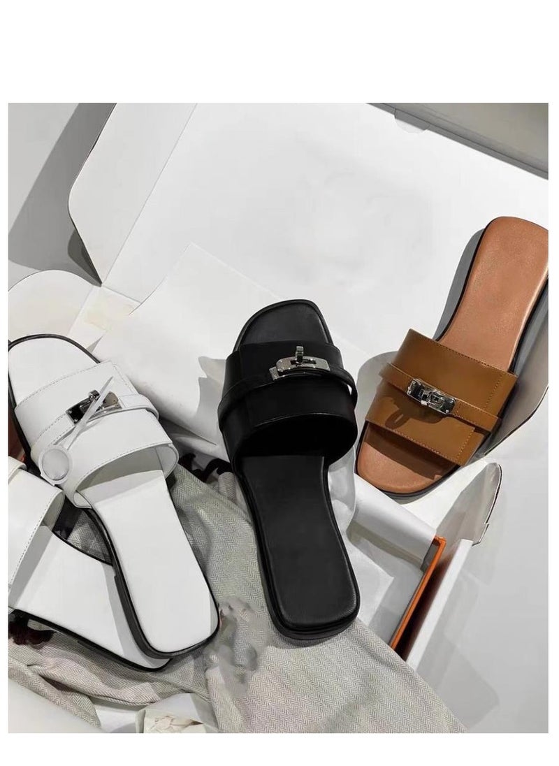 Open Roed Buckle Flat Bottomed Fashionable Sandals For Wearing Outside