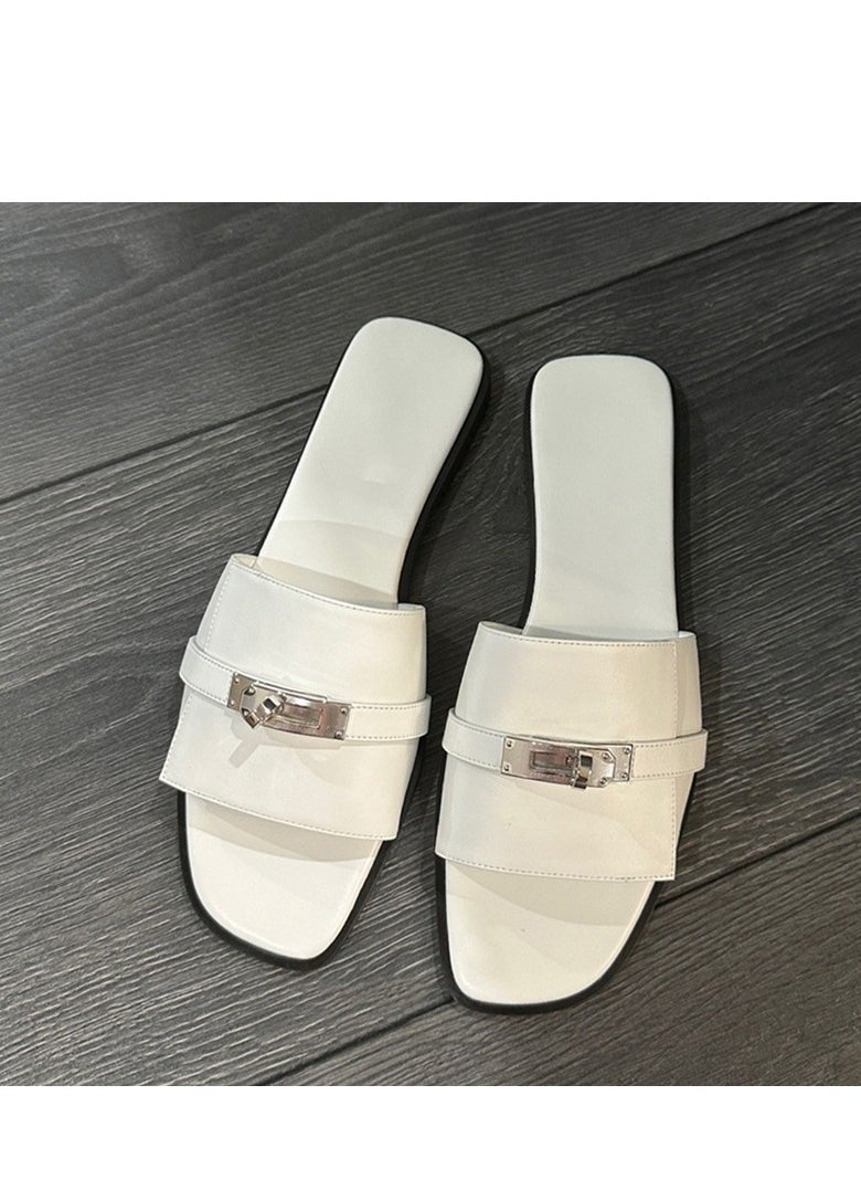 Open Roed Buckle Flat Bottomed Fashionable Sandals For Wearing Outside