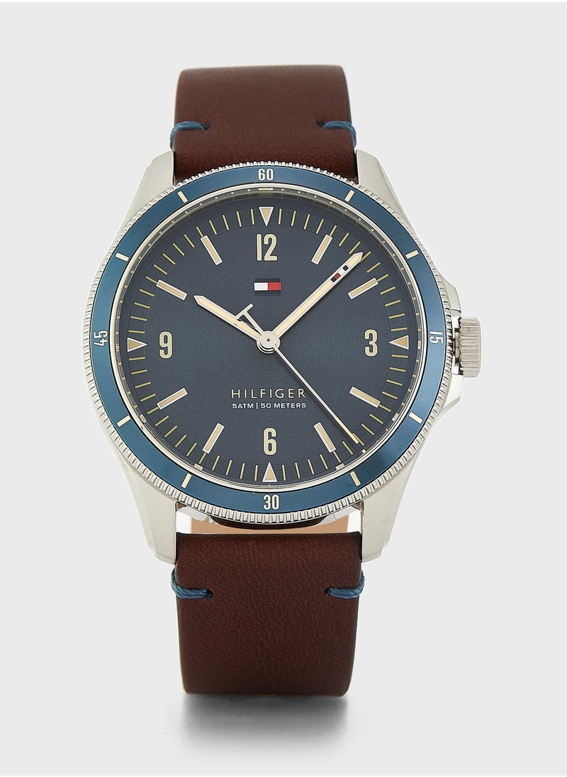 Maverick Round Analog Watch