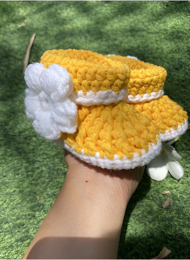 Cute Baby Booties In Yellow For 2 To 8 Months Baby Feet With 3 Inch Sole