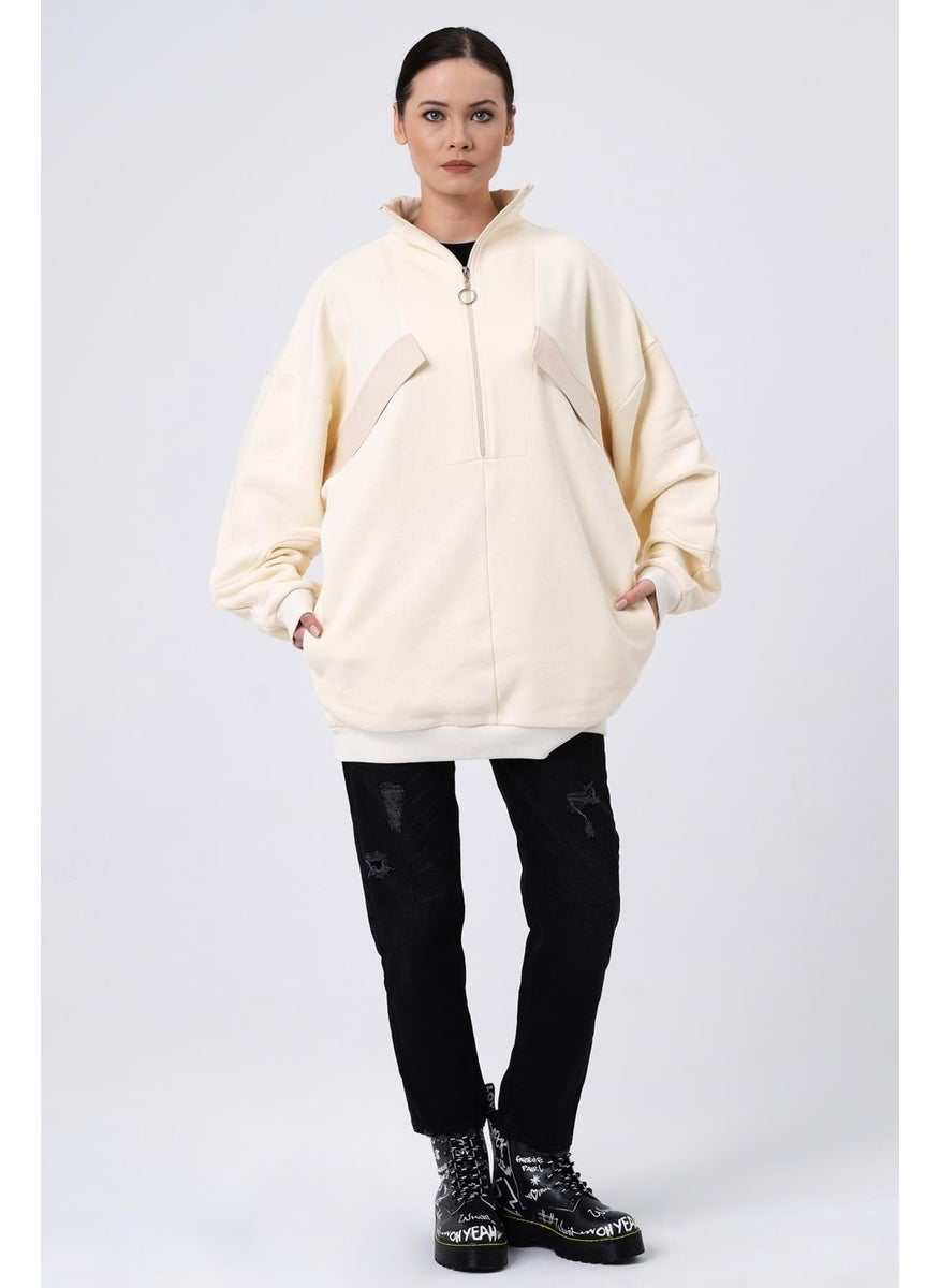 Oversize Sweatshirt with Embroidered Pocket B22-398A