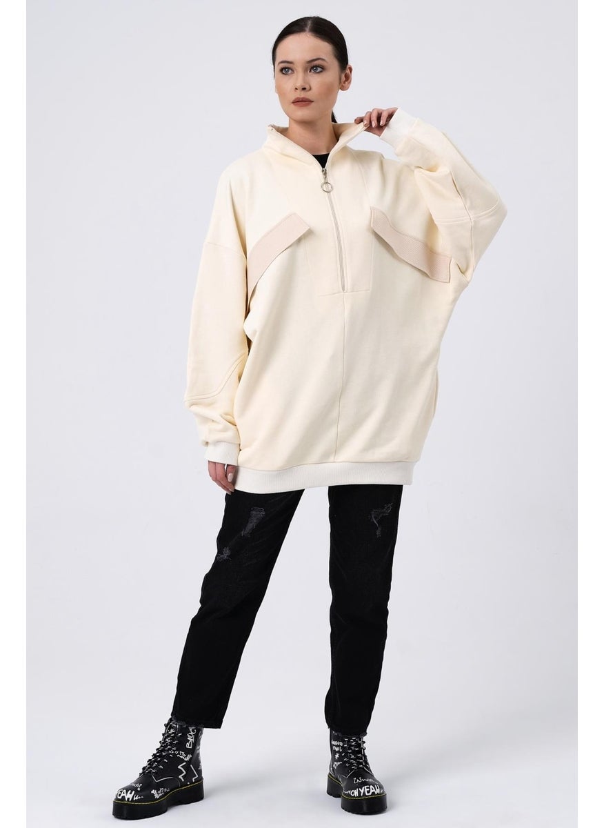 Oversize Sweatshirt with Embroidered Pocket B22-398A