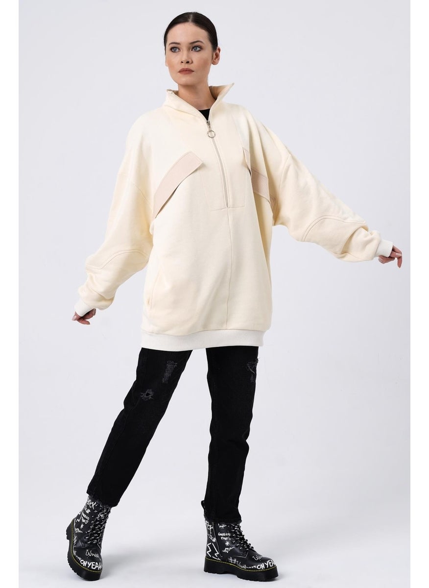 Oversize Sweatshirt with Embroidered Pocket B22-398A