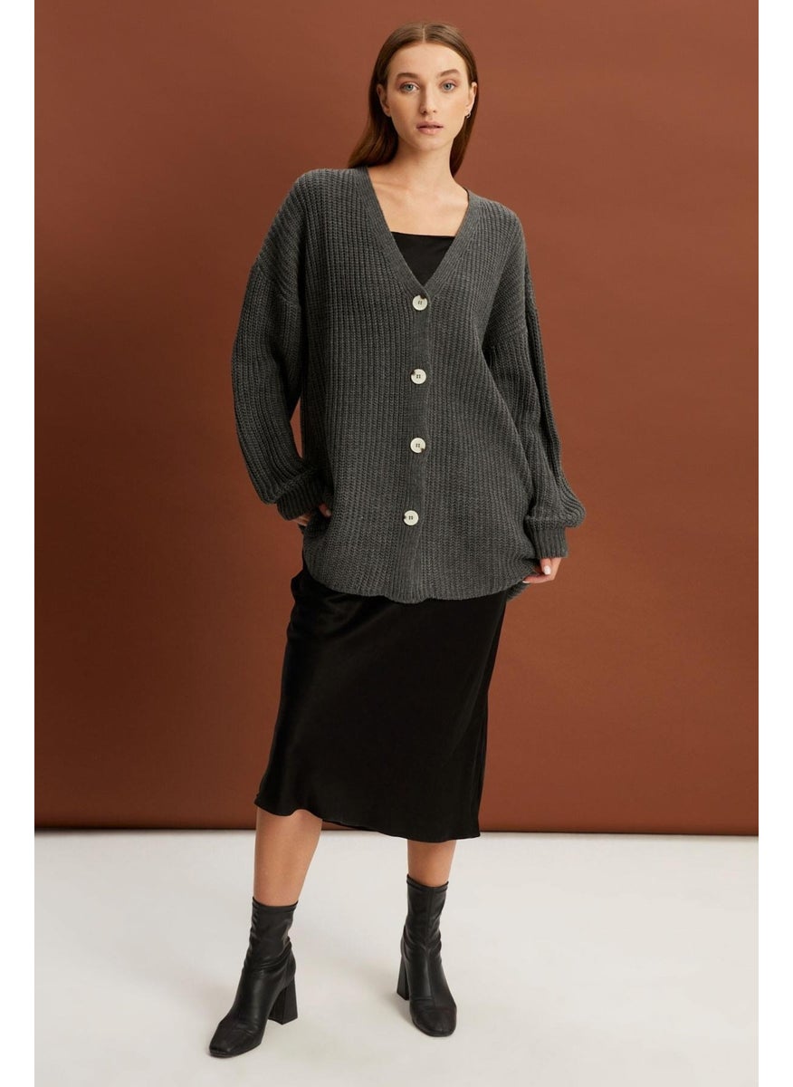 Buttoned Long Knit Cardigan (B22-5755-STD)