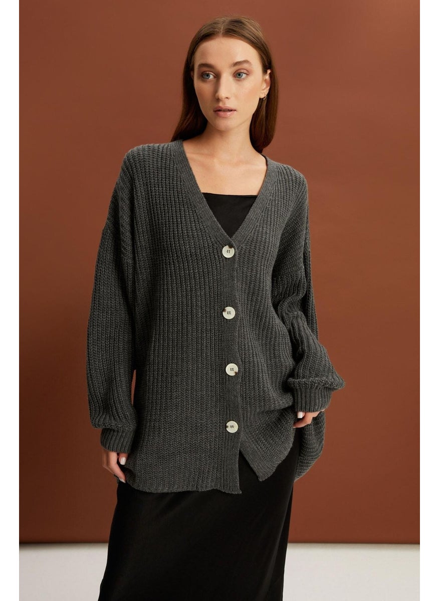 Buttoned Long Knit Cardigan (B22-5755-STD)