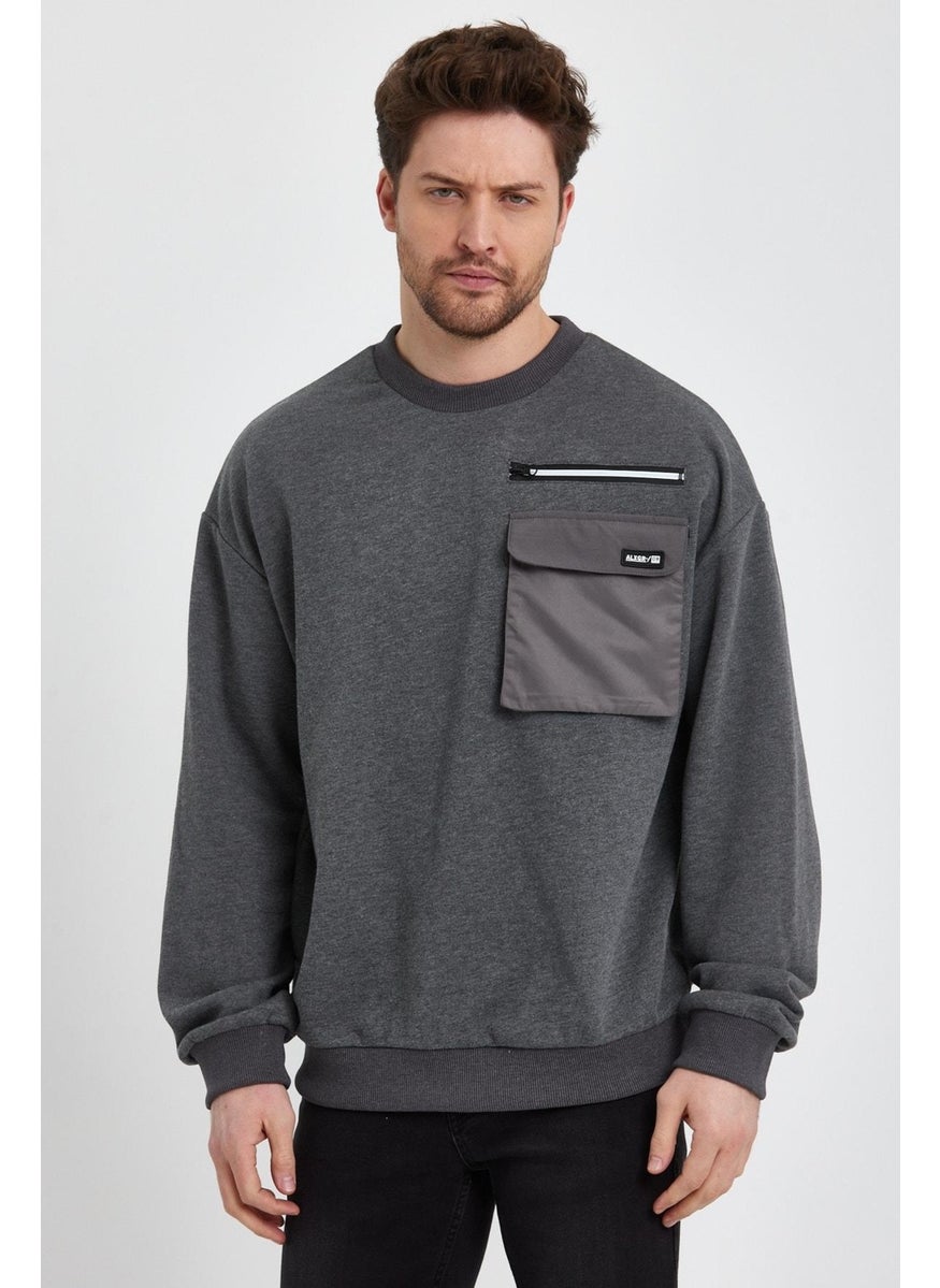 Pocket Detail SWEATSHIRT