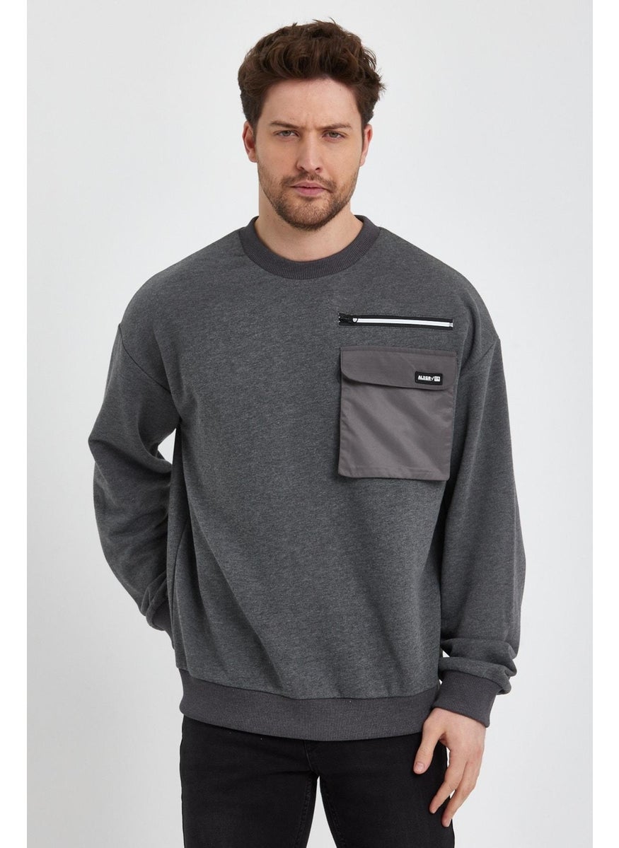 Pocket Detail SWEATSHIRT