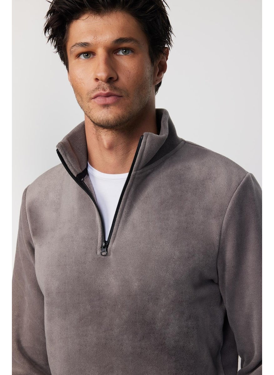 Men's Standard Fit Relaxed Cut Non-Pilling Cold Proof Gray Stand Collar Fleece Sweatshirt