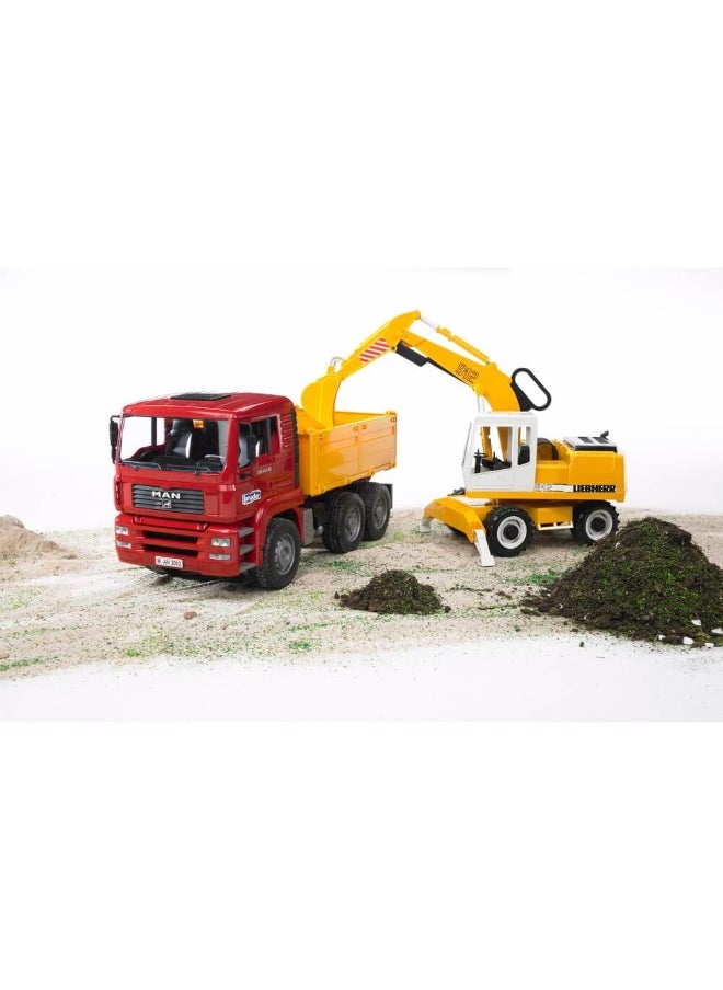Man Tipping Truck With Liebherr Bucket Excavator (116)