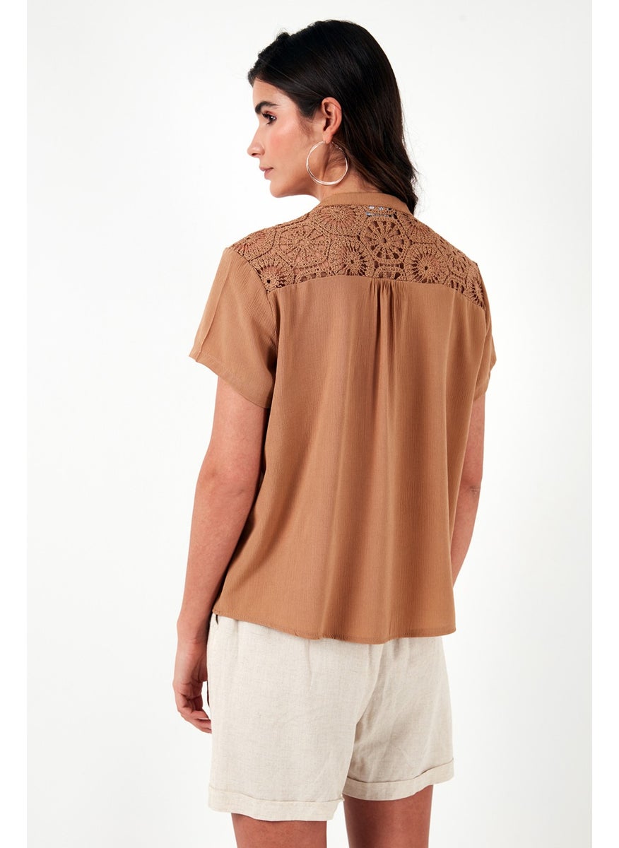 Guipure Detailed 100% Cotton Regular Fit V-Neck Blouse Women's Blouse 611BZ0286