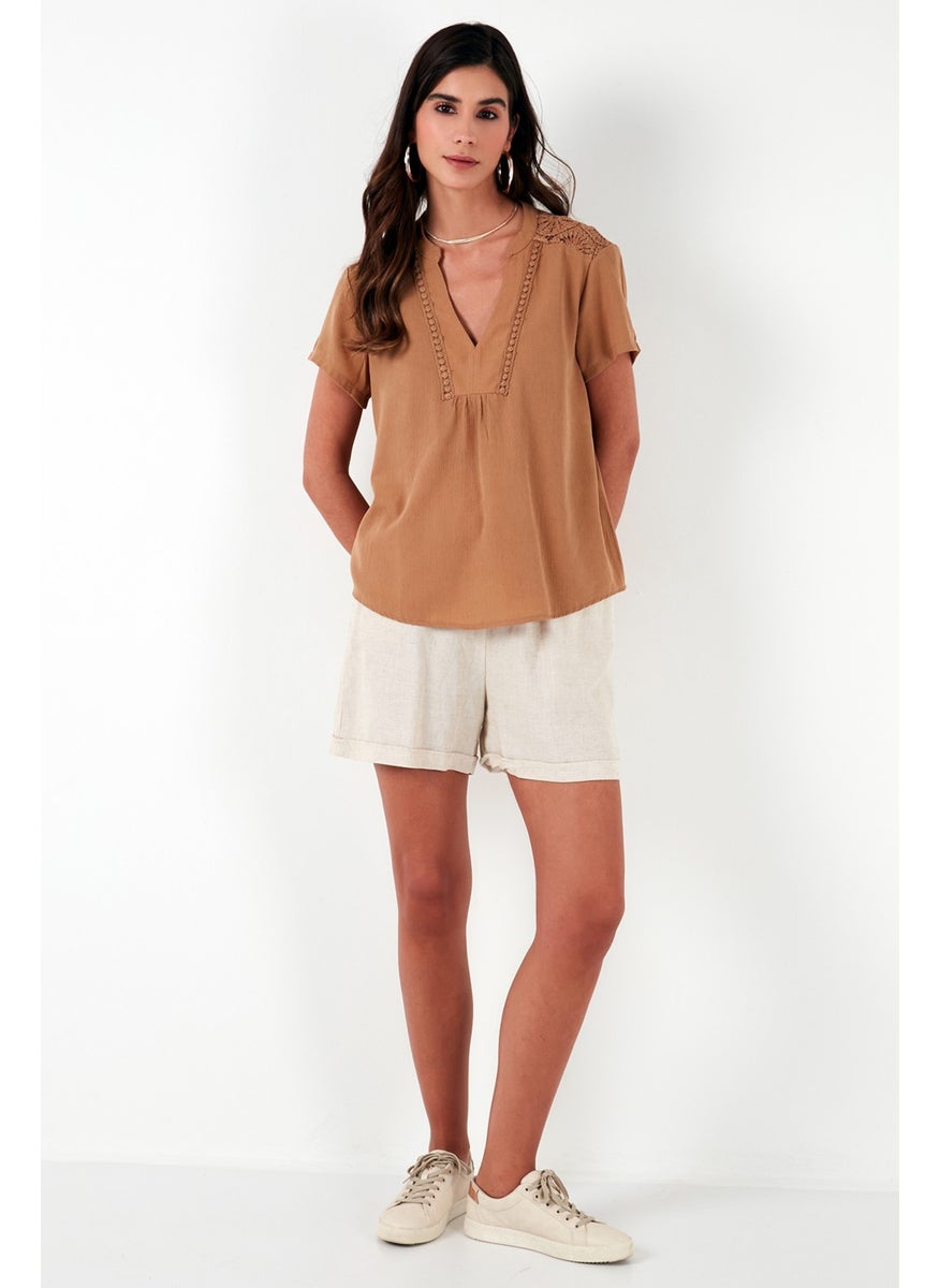 Guipure Detailed 100% Cotton Regular Fit V-Neck Blouse Women's Blouse 611BZ0286
