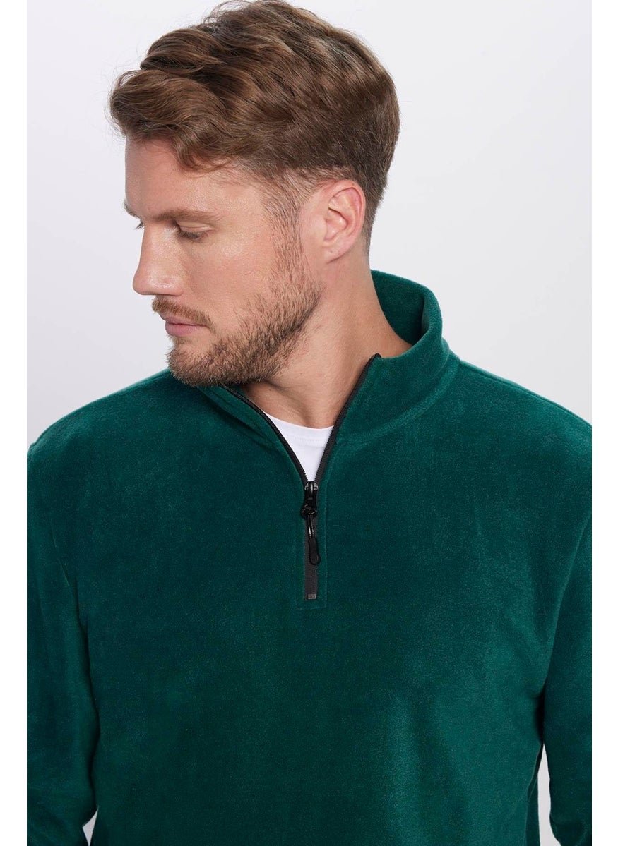 Men's Standard Fit Relaxed Cut Non-Pilling Cold Proof Green Stand Collar Fleece Sweatshirt