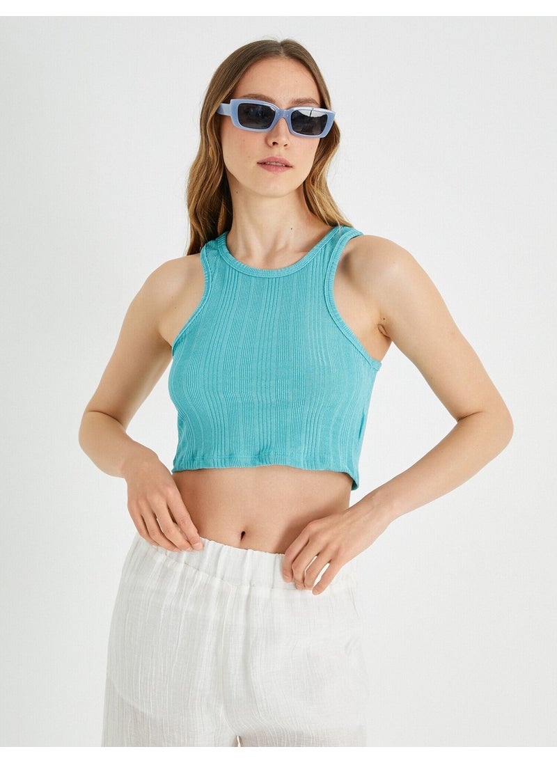 Crop Athlete Halter Collar