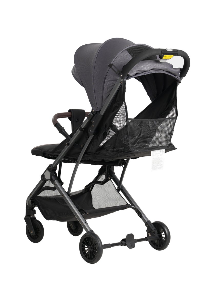 Stroller can be sat or laid down. For newborns aged 0-3 years. Breathable and comfortable. One-click folding baby stroller