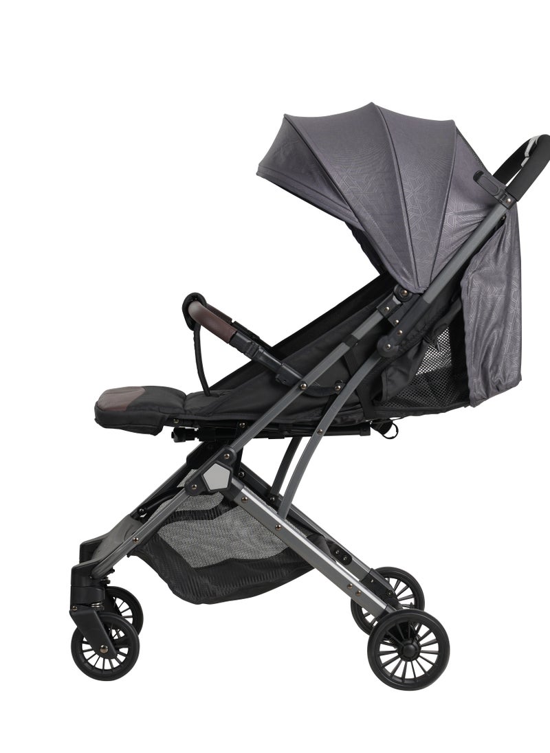 Stroller can be sat or laid down. For newborns aged 0-3 years. Breathable and comfortable. One-click folding baby stroller