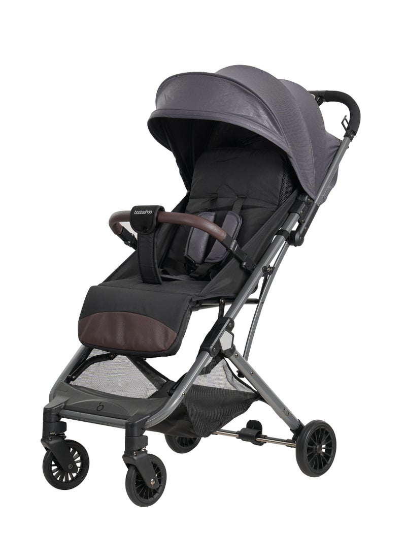 Stroller can be sat or laid down. For newborns aged 0-3 years. Breathable and comfortable. One-click folding baby stroller