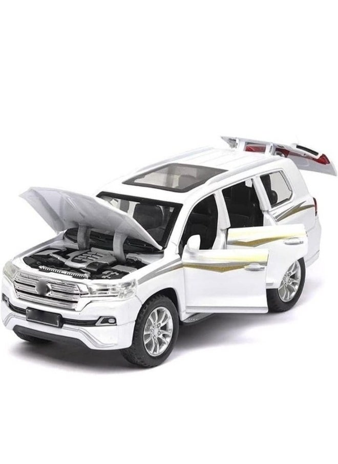 1/32 Toyota Land Cruiser Diecast Model Car – Alloy Vehicle with Sound & Light, Pull Back Action (White)