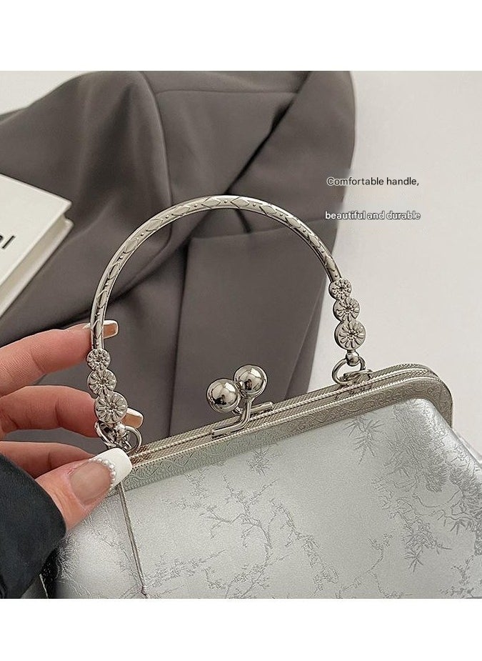 New Evening Bag Women's Shoulder Crossbody Bag Ins Chain Clip Bag Tassel Fashion Versatile Women's Bag