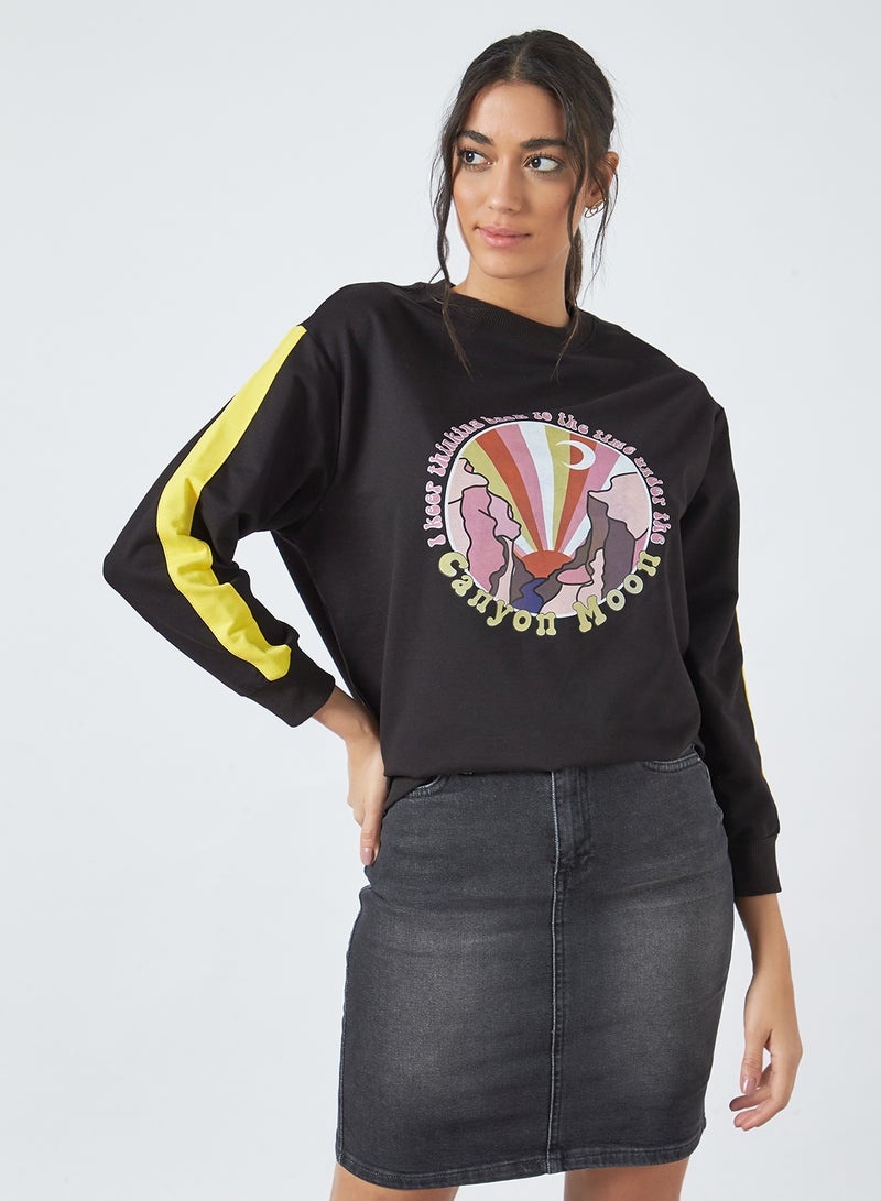 Front Graphic Sweatshirt Black