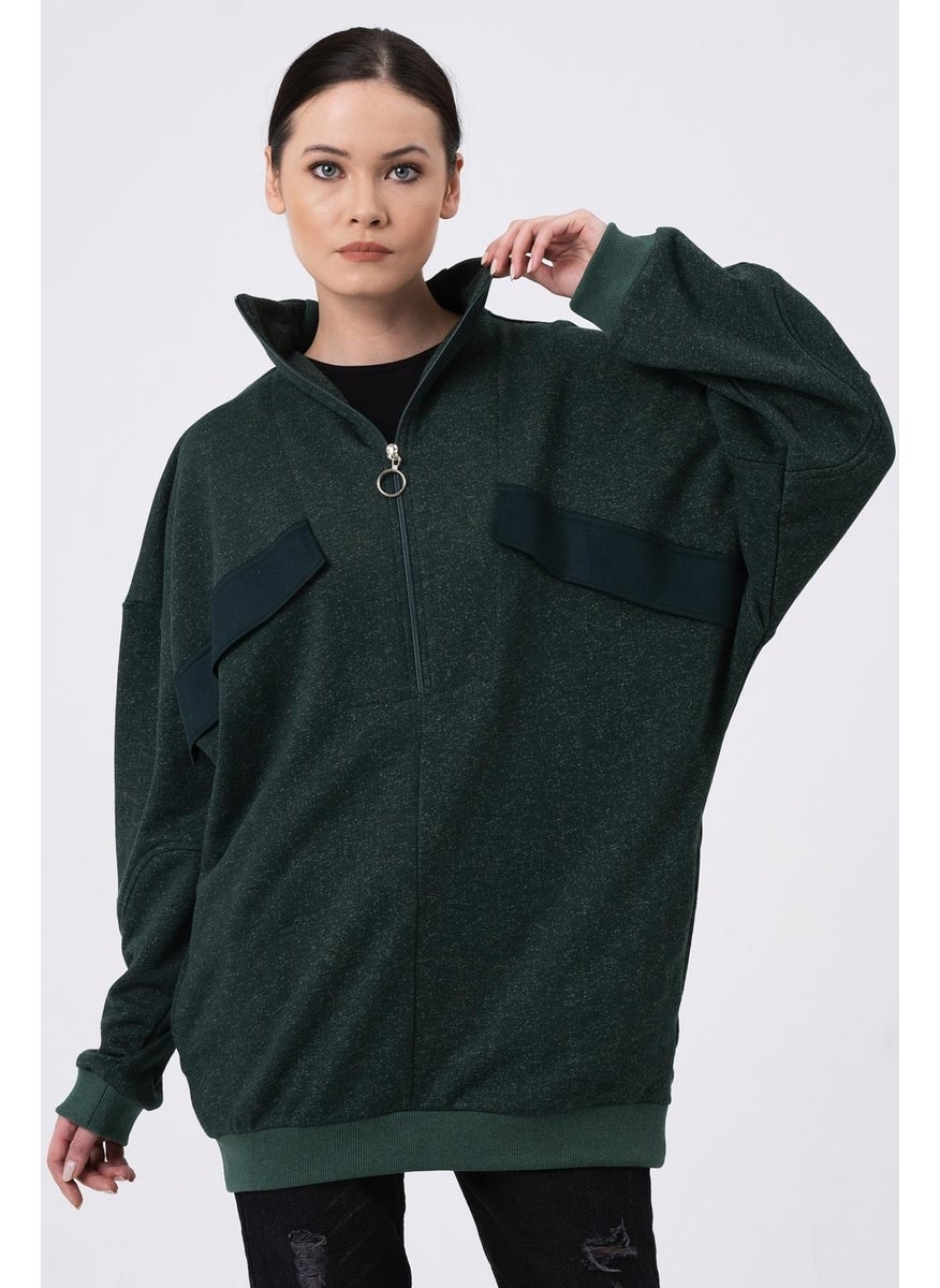 Oversize Sweatshirt with Embroidered Pocket B22-398A