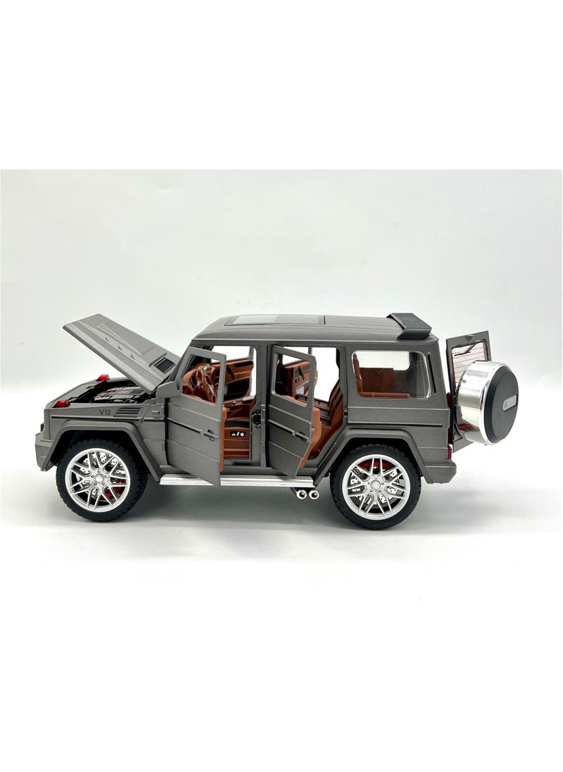 1/24 Benz G63 AMG Model Car – Zinc Alloy Pull Back Toy Car with Sound & Light | Exquisite Gift for Kids & Collectors (Sliver)