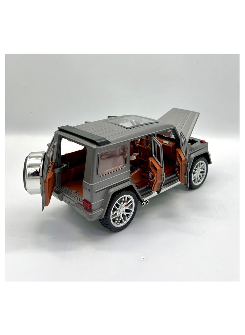 1/24 Benz G63 AMG Model Car – Zinc Alloy Pull Back Toy Car with Sound & Light | Exquisite Gift for Kids & Collectors (Sliver)