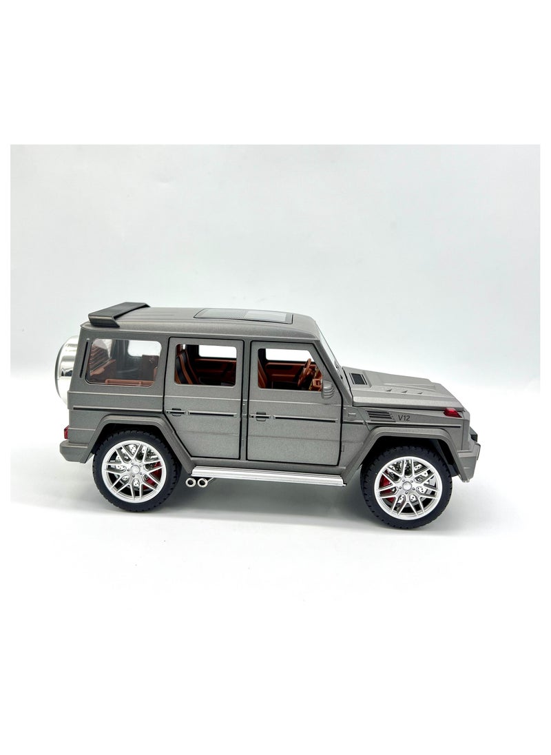 1/24 Benz G63 AMG Model Car – Zinc Alloy Pull Back Toy Car with Sound & Light | Exquisite Gift for Kids & Collectors (Sliver)