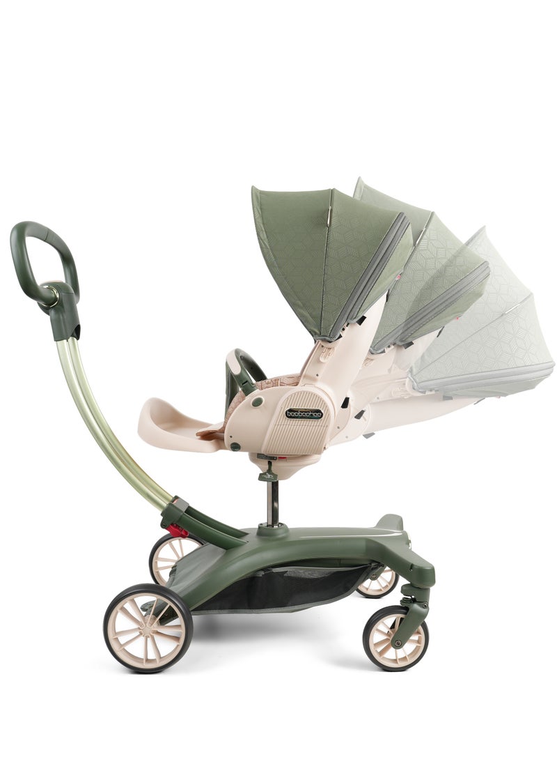 A must-have stroller for taking kids out, which is a two-way portable stroller suitable for newborns. It allows babies to sit or lie down comfortably, and also offers a high landscape view.