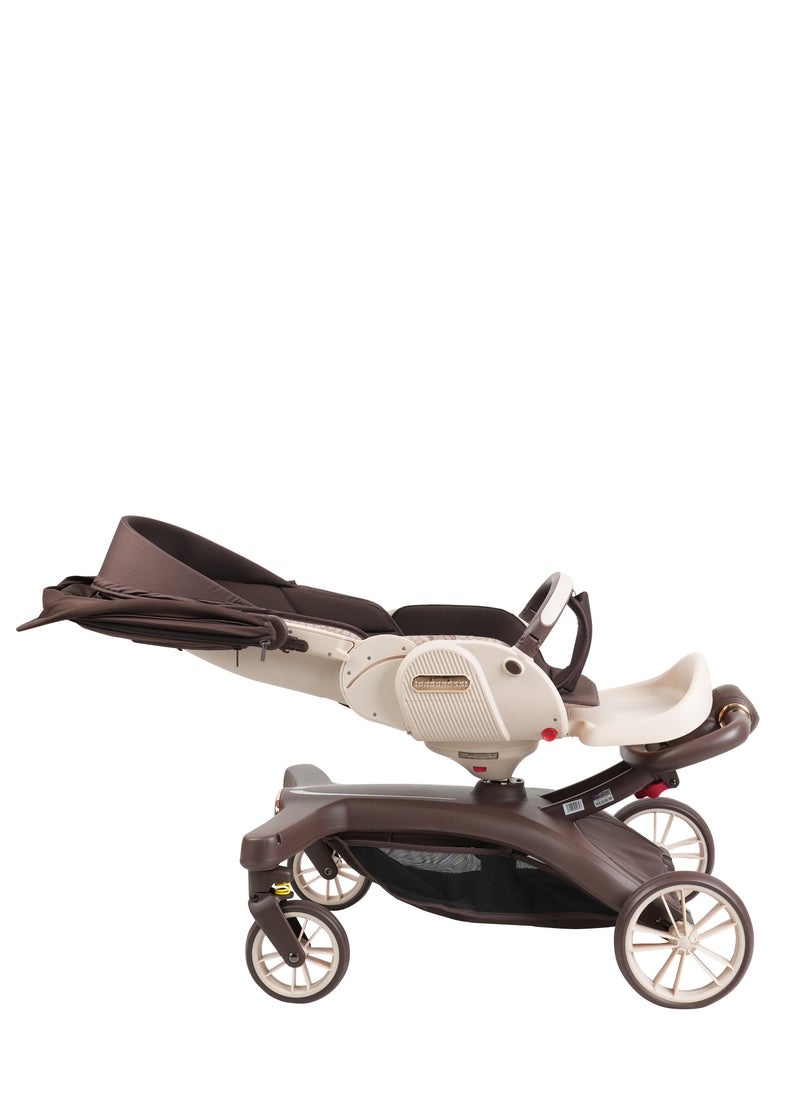 A must-have stroller for taking kids out, which is a two-way portable stroller suitable for newborns. It allows babies to sit or lie down comfortably, and also offers a high landscape view.