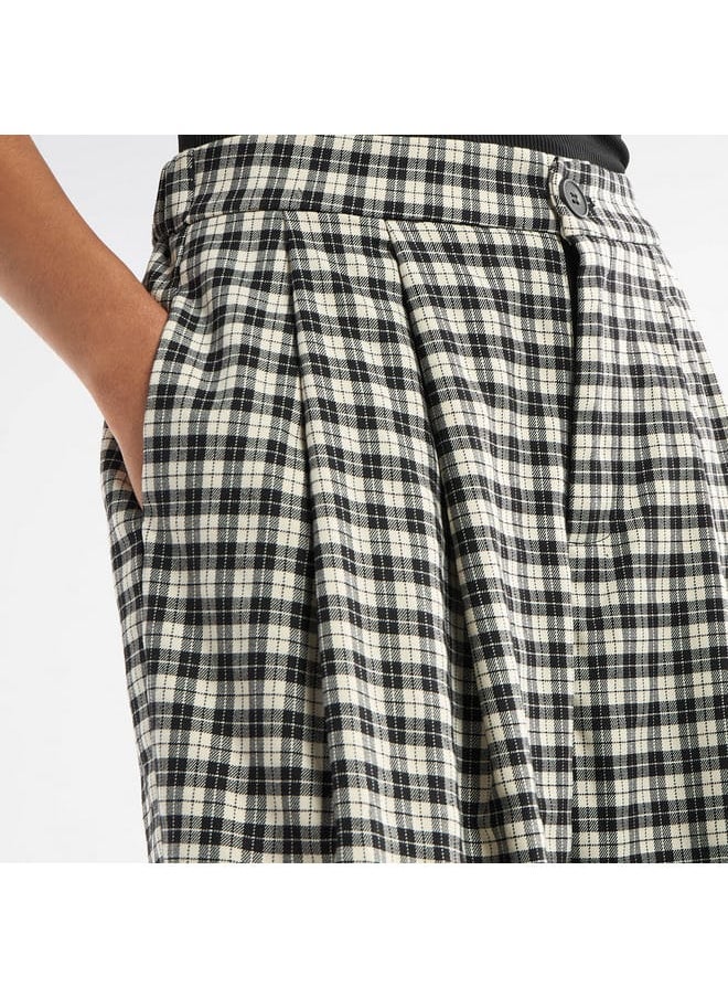 Checked Pants with Button Closure and Pockets