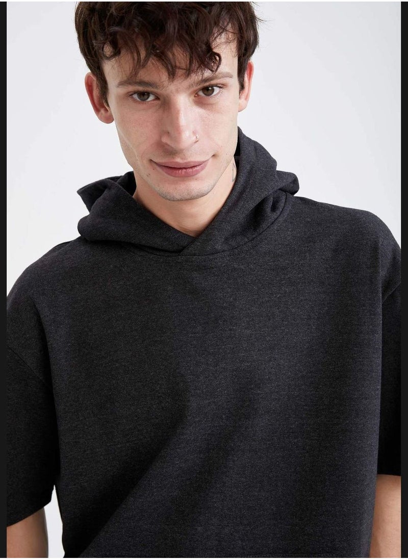 Oversize Short Sleeve Hoodie With Kangaroo Pockets