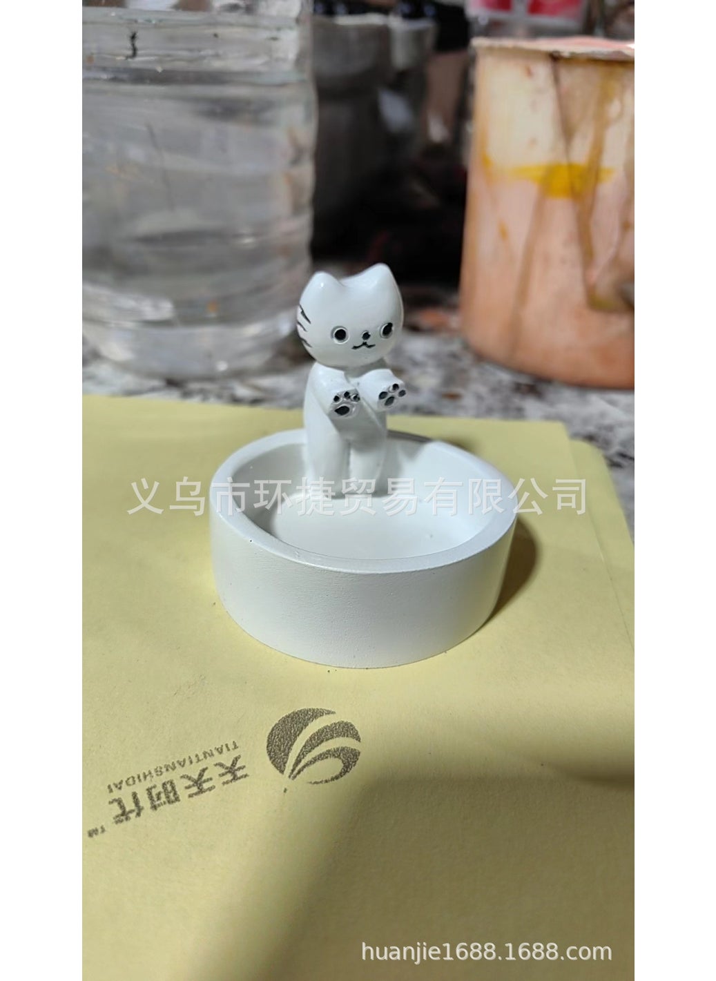 Cross-border new Candelabro diseñado cartoon cat design Candlestick lamp holder resin craft White ears 6*6*6/60G