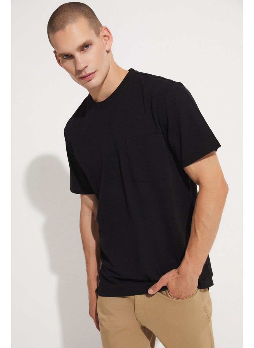 Men's Pocket Detailed T-Shirt