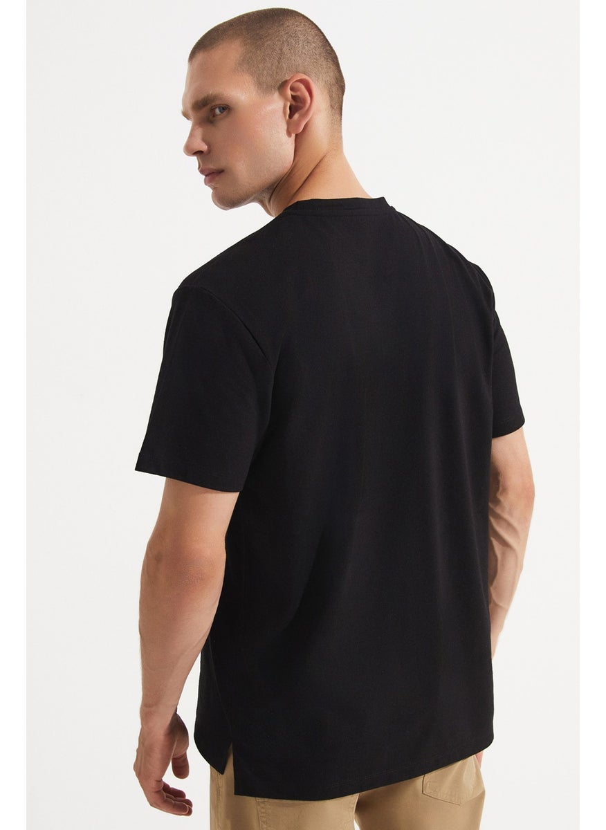 Men's Pocket Detailed T-Shirt