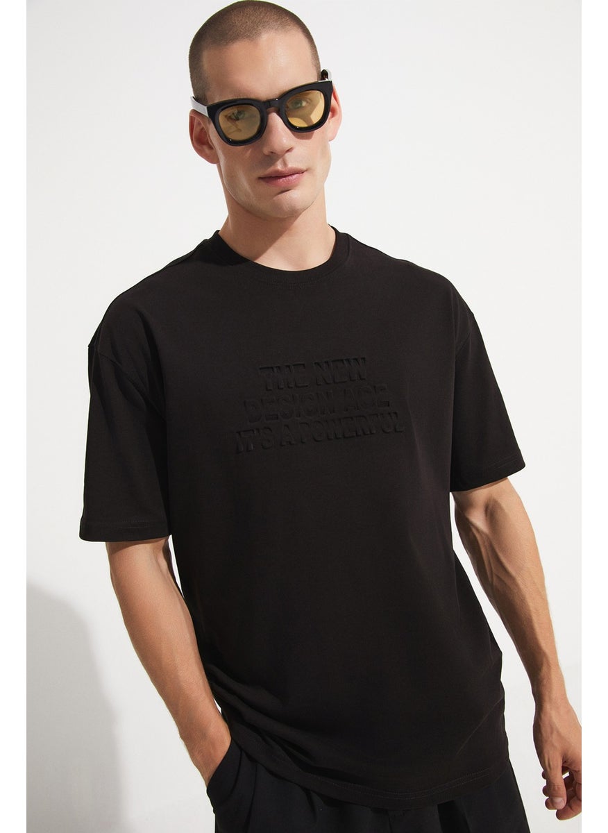 Men's Oversize Embossed Printed Crew Neck T-Shirt