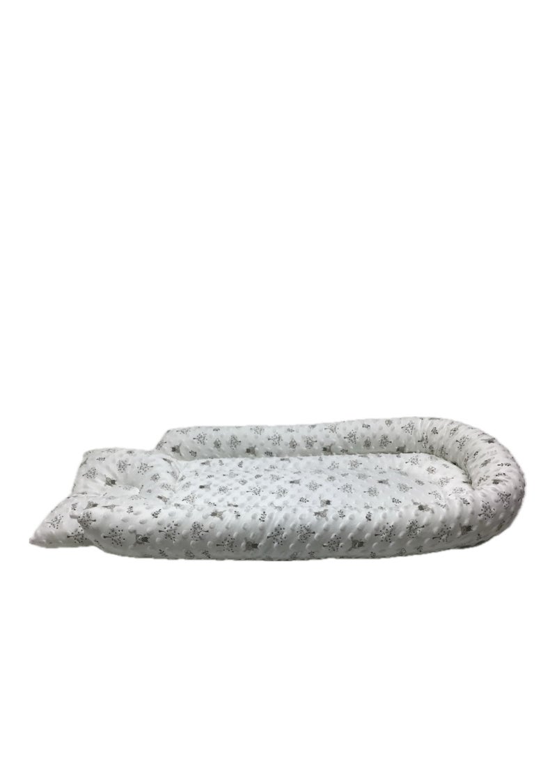 BABY COMFORT BED WITH ATTACHED PILLOW AND BORDER