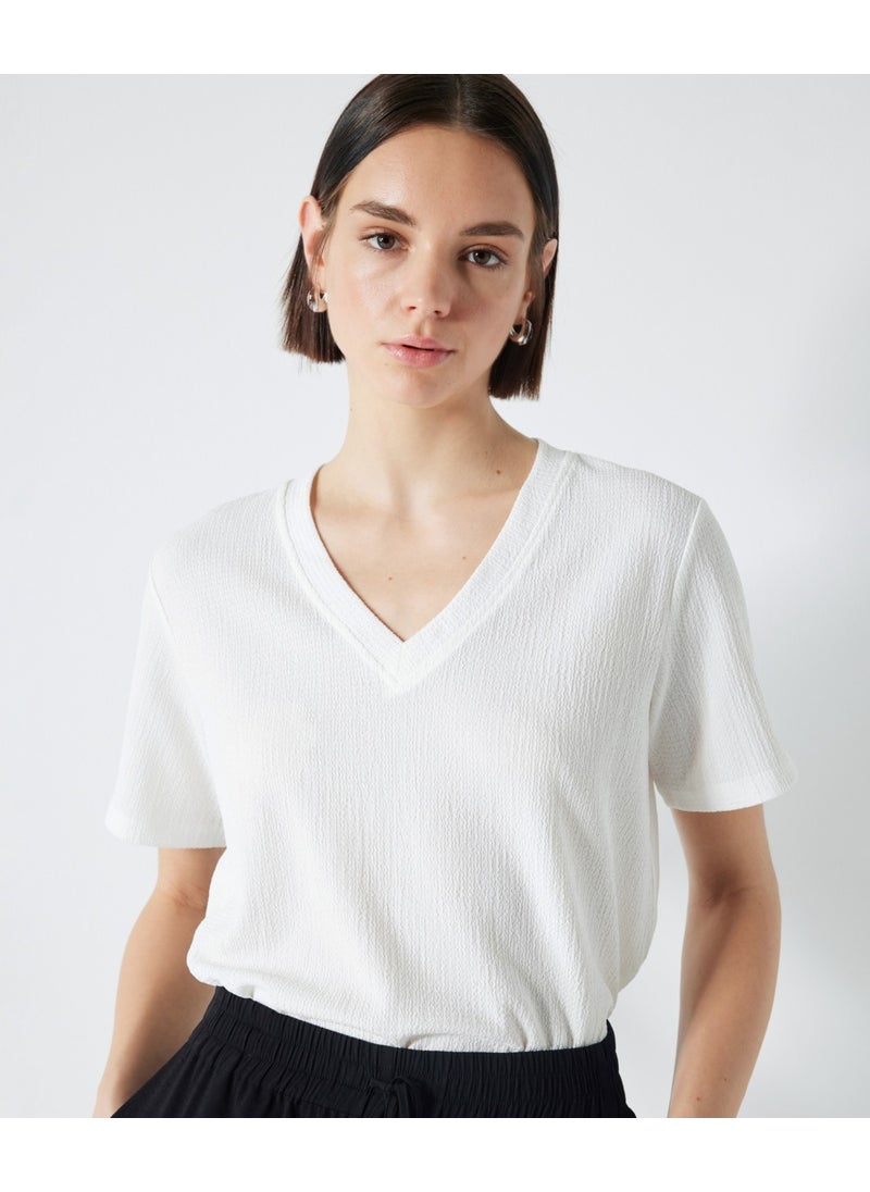 Basic V-Neck T-Shirt