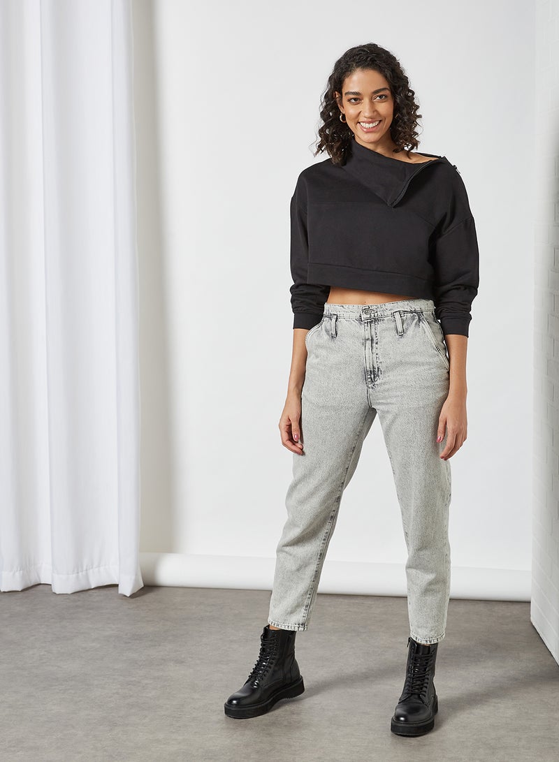 Turtle Neck Cropped Sweatshirt Black