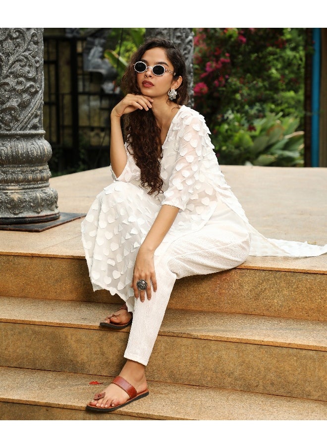 Women's Daisy White Applique Hearts Kurta With Crop And Trousers