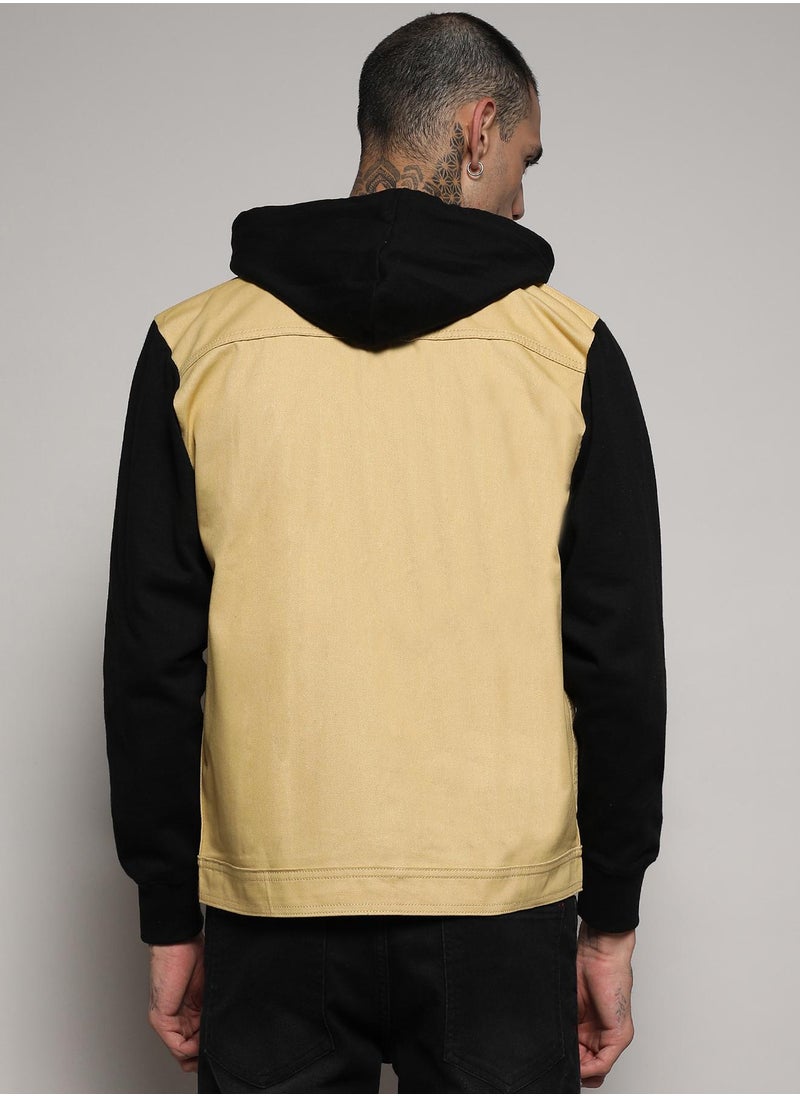 Men's Black & Yellow Light-Wash Denim Jacket With Sweatshirt Sleeve